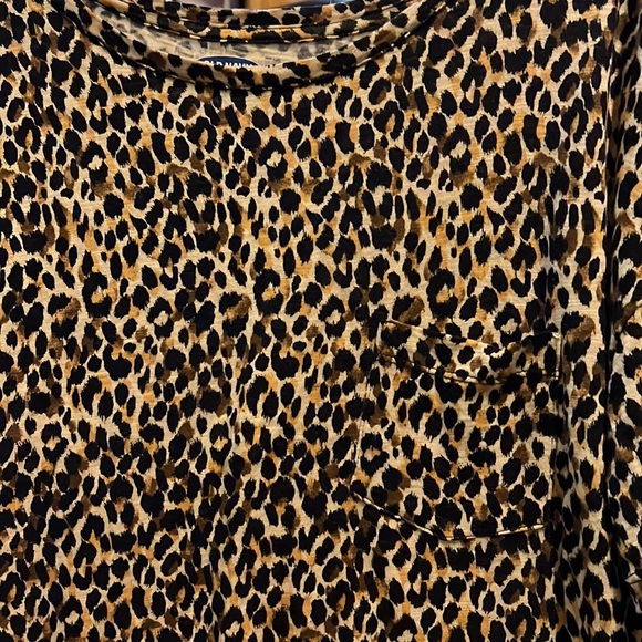Cheetah print T-shirt with pocket - Picture 2 of 2
